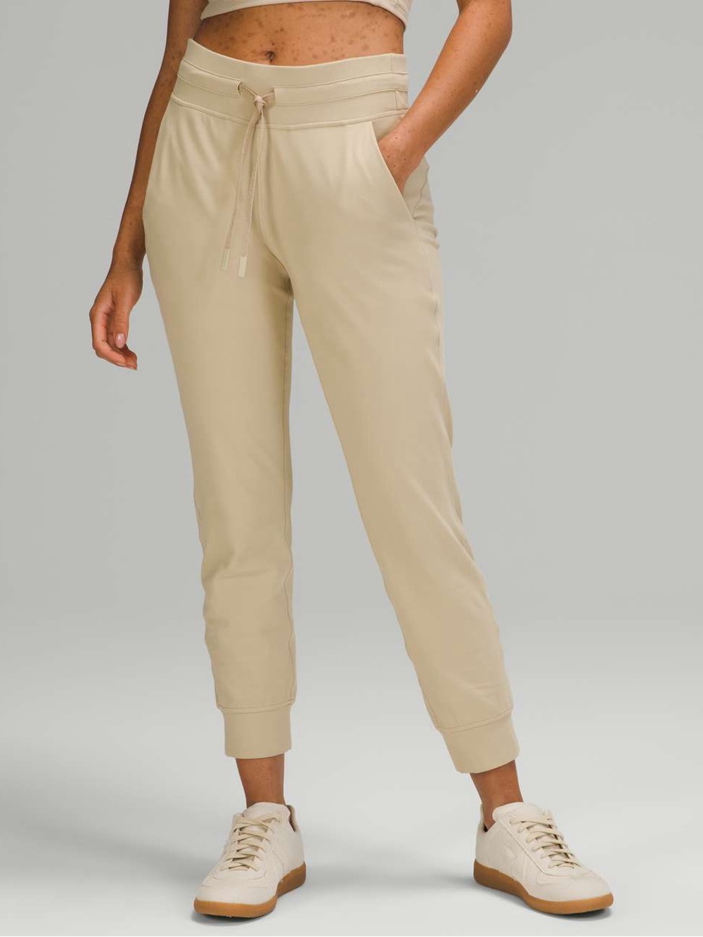 Lululemon Ready to Rulu Jogger size 2
Trench